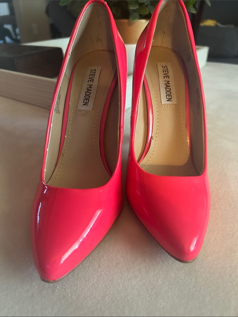 Steve Madden Bright Pink Patent Pointed Toe Pumps